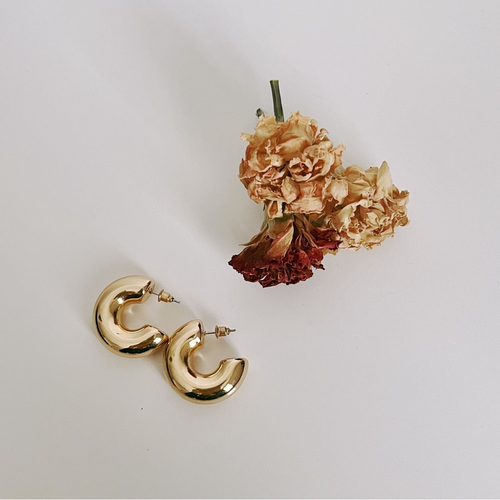 GOLD CHUBBY HALF HOOP EARRINGS